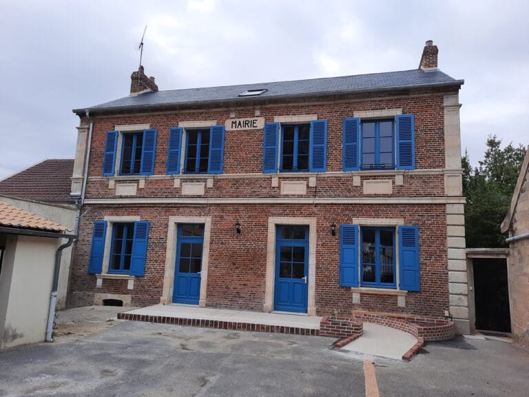 Façade d'une maison avec rénovation globale